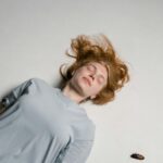 Simbolinis atvaizdas, vaizduojantis žmogaus vidinį augimą ir skirtingus gyvenimo brandos etapus per laiptų ar augančio medžio motyvą.